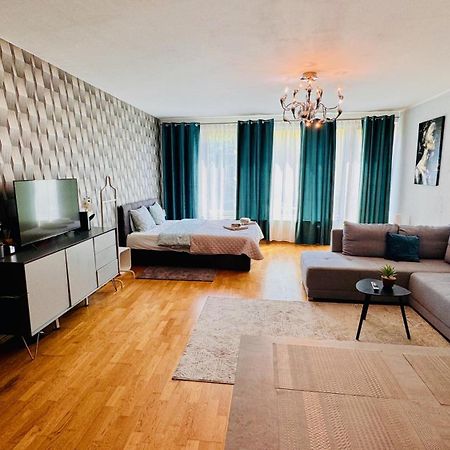Ferienwohnung Rezidence Jeseniova Prag Exterior foto