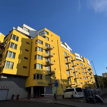 Ferienwohnung Rezidence Jeseniova Prag Exterior foto